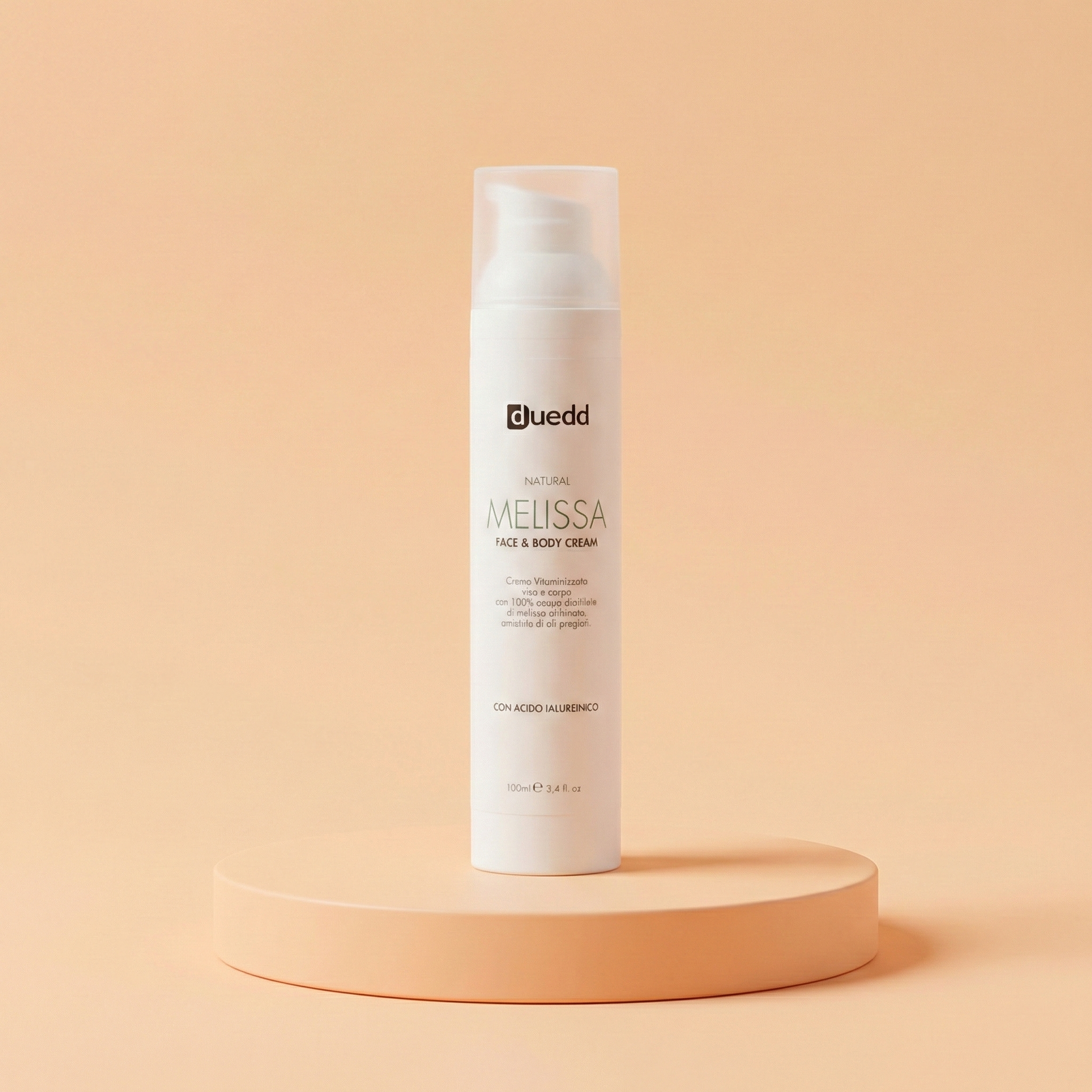 Flacone da 100ml di Natural Melissa Face & Body Cream DUEDD, crema vitaminizzata con 100% acqua di Melissa, oli di Borragine, Enotera e Rosa Mosqueta