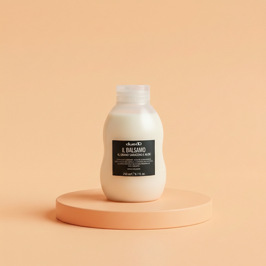 Flacone da 250ml di Balsamo al Grano Saraceno e Aloe DUEDD, balsamo naturale idratante e districante senza siliconi
